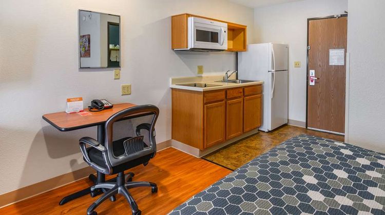 Econo Lodge Room