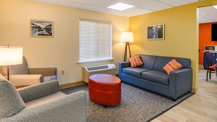 Econo Lodge Lobby