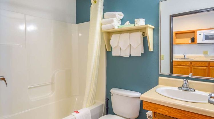 Econo Lodge Room