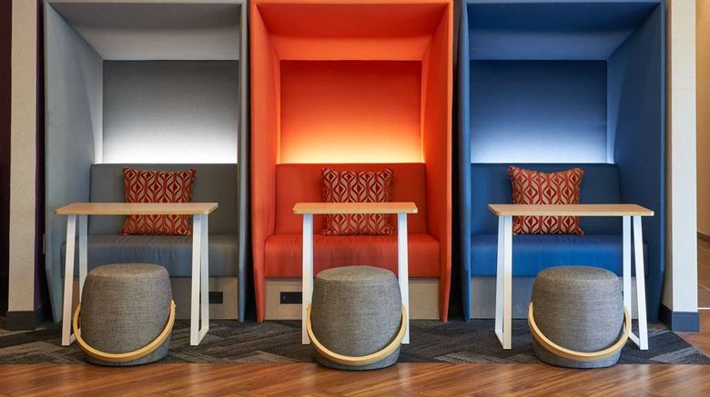 <b>Tru by Hilton Downtown-Flagler Village Lobby</b>. Images powered by <a href="https://iceportal.shijigroup.com/" title="IcePortal" target="_blank">IcePortal</a>.