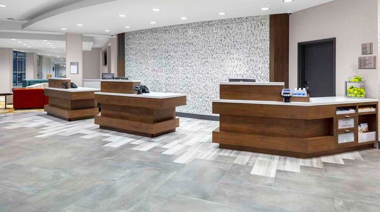 Hilton Garden Inn Fort Wayne North Lobby