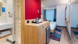 Hampton by Hilton London Park Royal Room