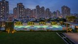 <b>Waldorf Astoria Xiamen Pool</b>. Images powered by <a href="https://iceportal.shijigroup.com/" title="IcePortal" target="_blank">IcePortal</a>.