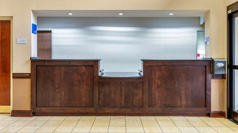 <b>Comfort Inn & Suites Asheboro Lobby</b>. Images powered by <a href="https://iceportal.shijigroup.com/" title="IcePortal" target="_blank">IcePortal</a>.
