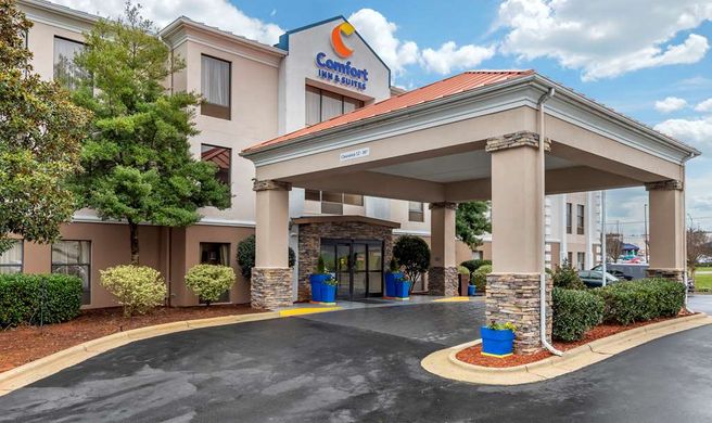 Comfort Inn & Suites Asheboro Exterior