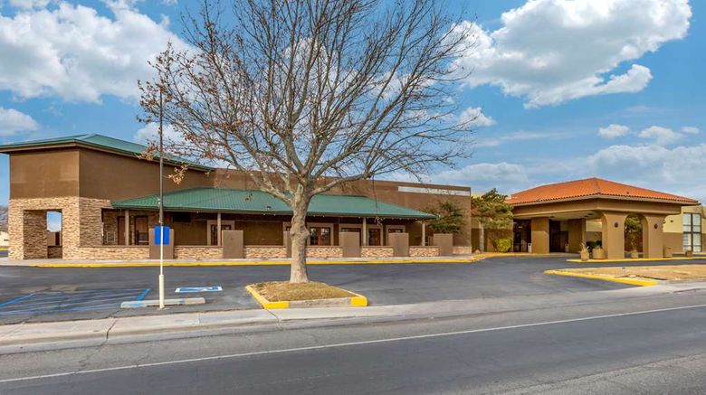 <b>Clarion Inn and Suites Exterior</b>. Images powered by <a href="https://iceportal.shijigroup.com/" title="IcePortal" target="_blank">IcePortal</a>.