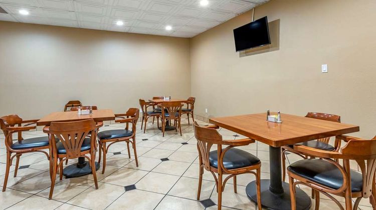 Clarion Inn and Suites Restaurant