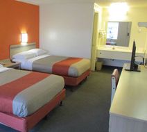 Travelodge by Wyndham Lansing Room
