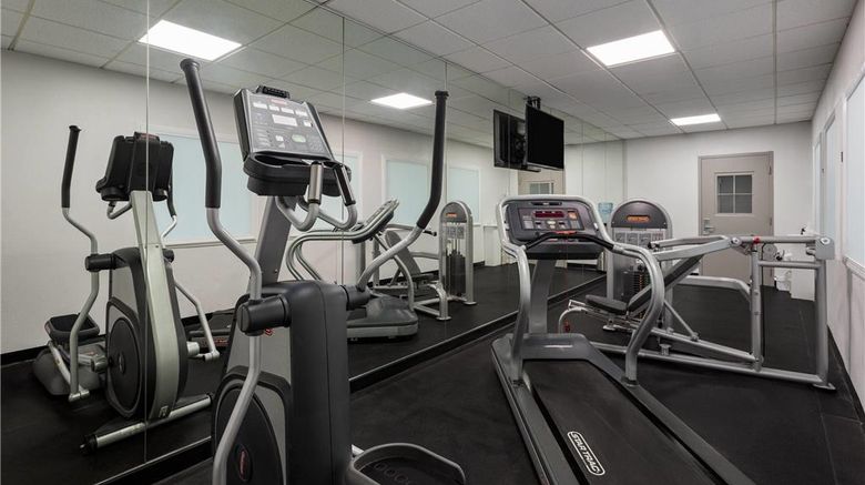<b>Days Inn and Suites by Wyndham Health</b>. Images powered by <a href="https://iceportal.shijigroup.com/" title="IcePortal" target="_blank">IcePortal</a>.