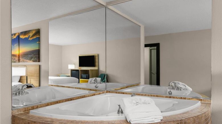 <b>Days Inn and Suites by Wyndham Suite</b>. Images powered by <a href="https://iceportal.shijigroup.com/" title="IcePortal" target="_blank">IcePortal</a>.