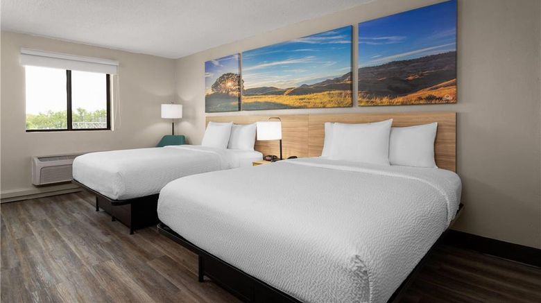 <b>Days Inn and Suites by Wyndham Room</b>. Images powered by <a href="https://iceportal.shijigroup.com/" title="IcePortal" target="_blank">IcePortal</a>.