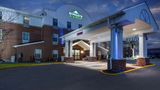 Wingate by Wyndham Roseville/Detroit Exterior