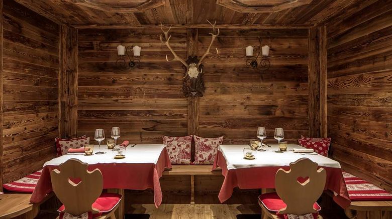 <b>Chalet del Sogno Restaurant</b>. Images powered by <a href="https://iceportal.shijigroup.com/" title="IcePortal" target="_blank">IcePortal</a>.
