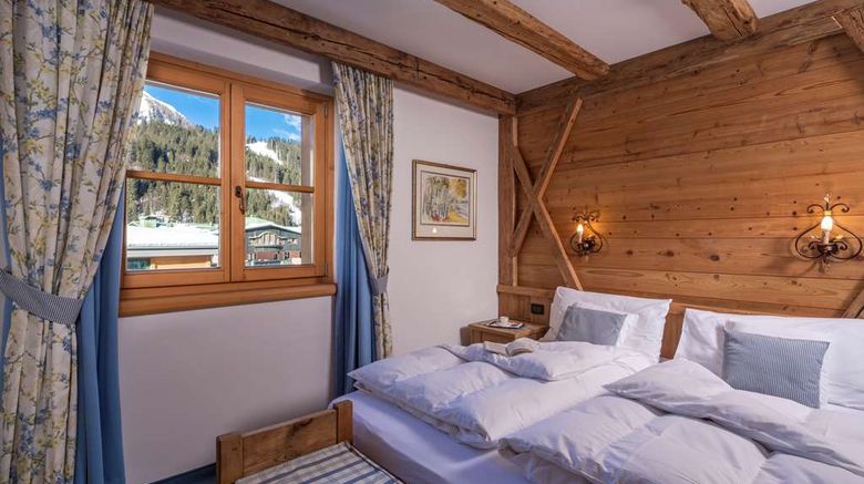 <b>Chalet del Sogno Room</b>. Images powered by <a href="https://iceportal.shijigroup.com/" title="IcePortal" target="_blank">IcePortal</a>.