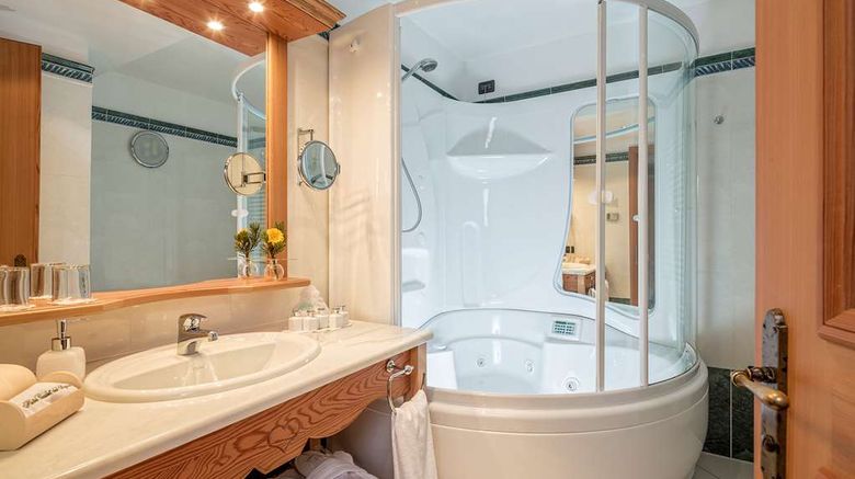 <b>Chalet del Sogno Room</b>. Images powered by <a href="https://iceportal.shijigroup.com/" title="IcePortal" target="_blank">IcePortal</a>.