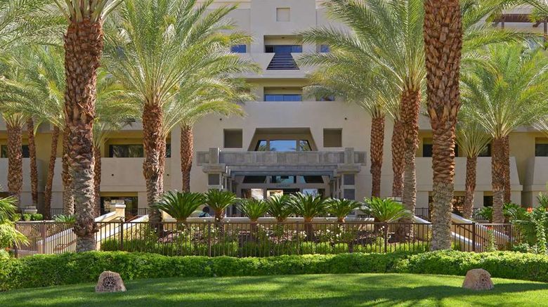 Hilton Vacation Club Cancun Las Vegas Exterior. Images powered by <a href="https://iceportal.shijigroup.com" target="_blank" rel="noopener">Ice Portal</a>.