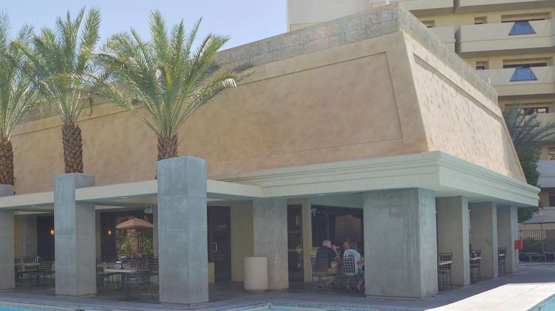 <b>Hilton Vacation Club Cancun Las Vegas Restaurant</b>. Images powered by <a href="https://iceportal.shijigroup.com/" title="IcePortal" target="_blank">IcePortal</a>.