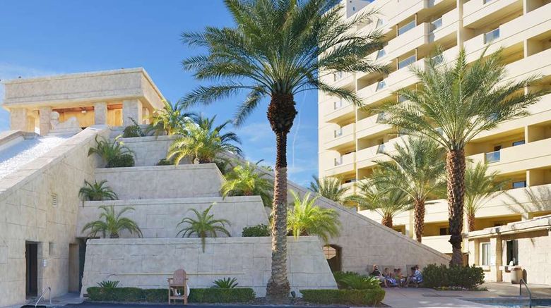 <b>Hilton Vacation Club Cancun Las Vegas Pool</b>. Images powered by <a href="https://iceportal.shijigroup.com/" title="IcePortal" target="_blank">IcePortal</a>.