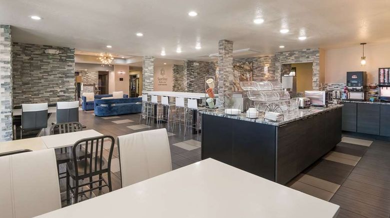 <b>SureStay Plus by Best Western Coralville Restaurant</b>. Images powered by <a href="https://iceportal.shijigroup.com/" title="IcePortal" target="_blank">IcePortal</a>.