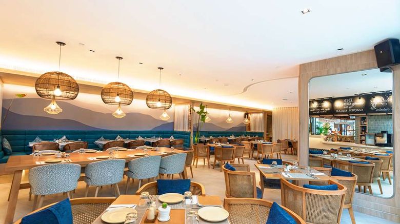 <b>Hilton Garden Inn Phuket Bang Tao Restaurant</b>. Images powered by <a href="https://iceportal.shijigroup.com/" title="IcePortal" target="_blank">IcePortal</a>.