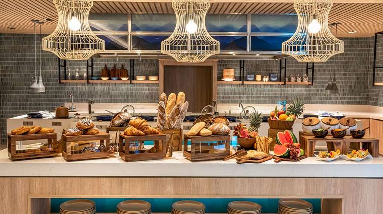 <b>Hilton Garden Inn Phuket Bang Tao Restaurant</b>. Images powered by <a href="https://iceportal.shijigroup.com/" title="IcePortal" target="_blank">IcePortal</a>.