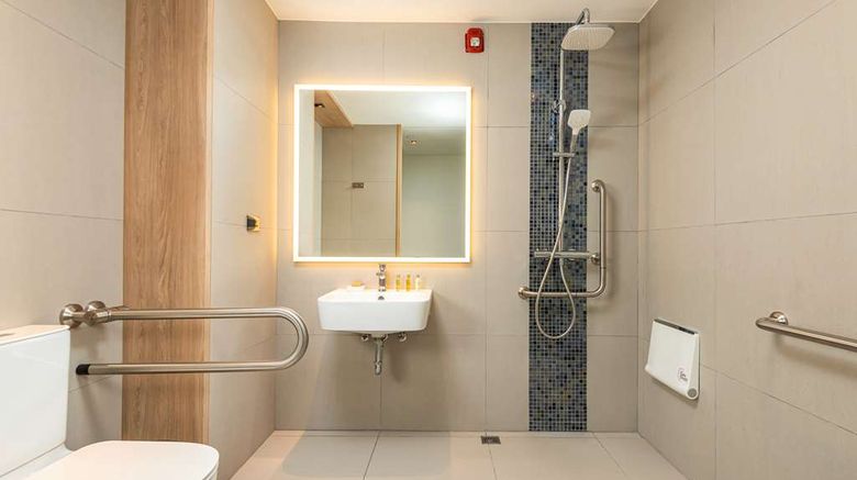 <b>Hilton Garden Inn Phuket Bang Tao Room</b>. Images powered by <a href="https://iceportal.shijigroup.com/" title="IcePortal" target="_blank">IcePortal</a>.