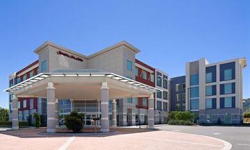 Hampton Inn & Suites Gilroy