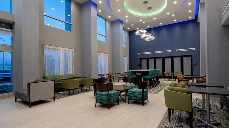 Hampton Inn & Suites Gilroy Lobby