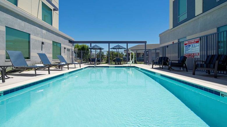 <b>Hampton Inn & Suites Gilroy Pool</b>. Images powered by <a href="https://iceportal.shijigroup.com/" title="IcePortal" target="_blank">IcePortal</a>.