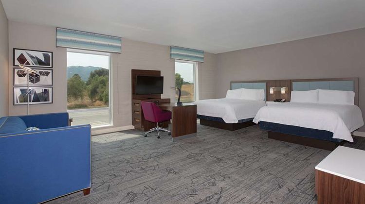 Hampton Inn & Suites Gilroy Room