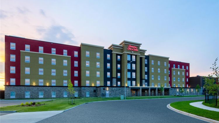 Hampton Inn & Suites Edmonton St Albert Exterior