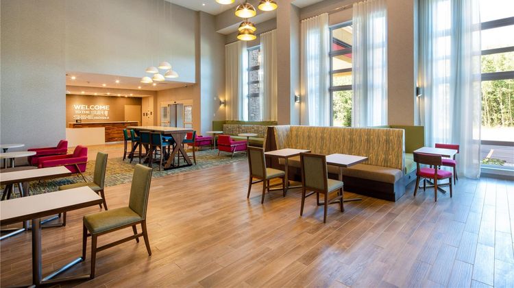 Hampton Inn & Suites Edmonton St Albert Lobby