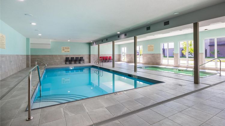 Hampton Inn & Suites Edmonton St Albert Pool