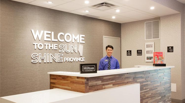 Hampton Inn & Suites Edmonton St Albert Lobby