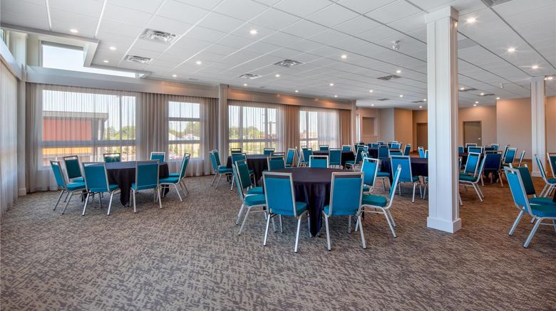 <b>Hampton Inn & Suites Edmonton St Albert Meeting</b>. Images powered by <a href="https://iceportal.shijigroup.com/" title="IcePortal" target="_blank">IcePortal</a>.