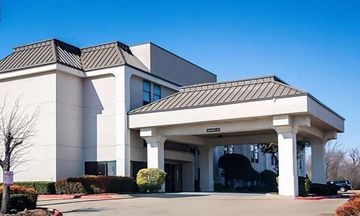 Days Inn by Wyndham Fort Worth North