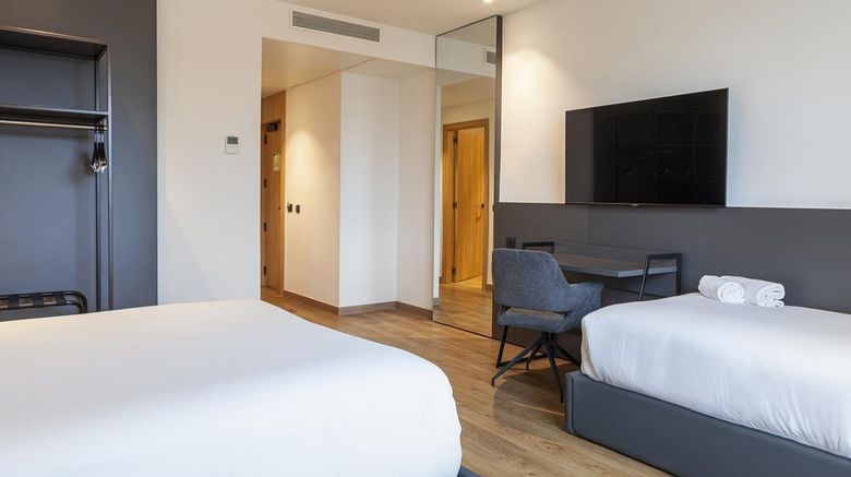 <b>Hotel SB Express Madrid Norte Room</b>. Images powered by <a href="https://iceportal.shijigroup.com/" title="IcePortal" target="_blank">IcePortal</a>.