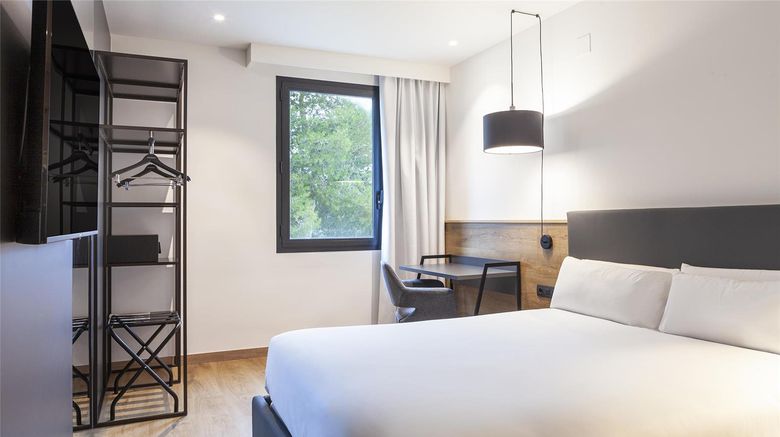 <b>Hotel SB Express Madrid Norte Suite</b>. Images powered by <a href="https://iceportal.shijigroup.com/" title="IcePortal" target="_blank">IcePortal</a>.