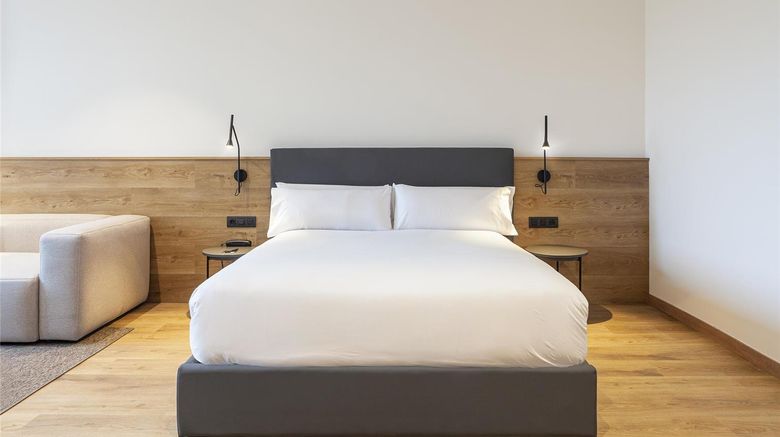 <b>Hotel SB Express Madrid Norte Suite</b>. Images powered by <a href="https://iceportal.shijigroup.com/" title="IcePortal" target="_blank">IcePortal</a>.