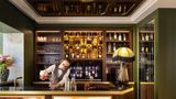 <b>Hotel Lord Byron Restaurant</b>. Images powered by <a href="https://iceportal.shijigroup.com/" title="IcePortal" target="_blank">IcePortal</a>.