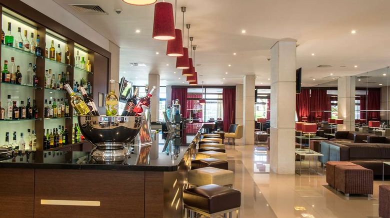 <b>Vila Gale Cascais Restaurant</b>. Images powered by <a href="https://iceportal.shijigroup.com/" title="IcePortal" target="_blank">IcePortal</a>.