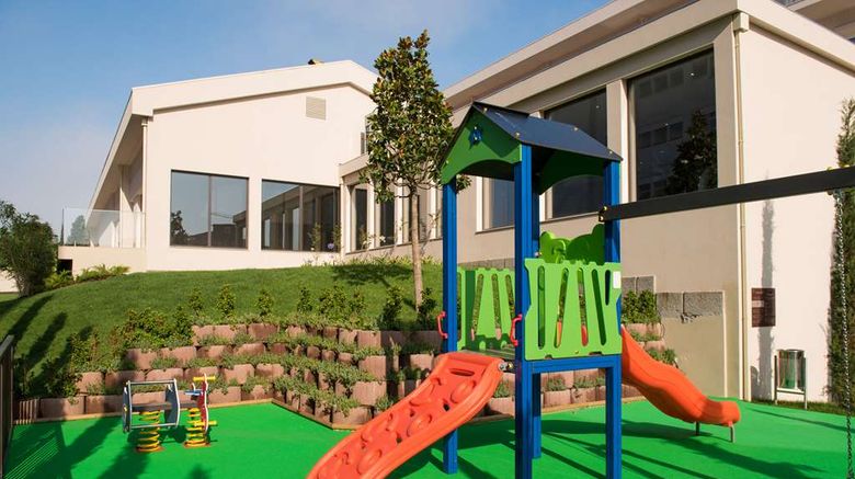 <b>Hotel Vila Gale Collection Braga Restaurant</b>. Images powered by <a href="https://iceportal.shijigroup.com/" title="IcePortal" target="_blank">IcePortal</a>.