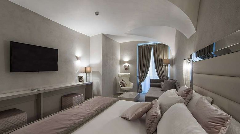 <b>Terrace Pantheon Relais Suite</b>. Images powered by <a href="https://iceportal.shijigroup.com/" title="IcePortal" target="_blank">IcePortal</a>.