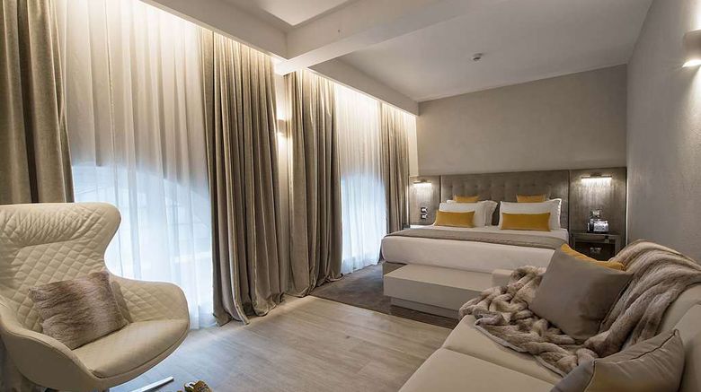 <b>Terrace Pantheon Relais Suite</b>. Images powered by <a href="https://iceportal.shijigroup.com/" title="IcePortal" target="_blank">IcePortal</a>.