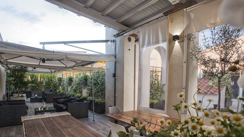 <b>Terrace Pantheon Relais Other</b>. Images powered by <a href="https://iceportal.shijigroup.com/" title="IcePortal" target="_blank">IcePortal</a>.