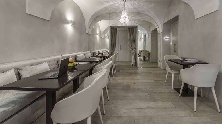 <b>Terrace Pantheon Relais Restaurant</b>. Images powered by <a href="https://iceportal.shijigroup.com/" title="IcePortal" target="_blank">IcePortal</a>.