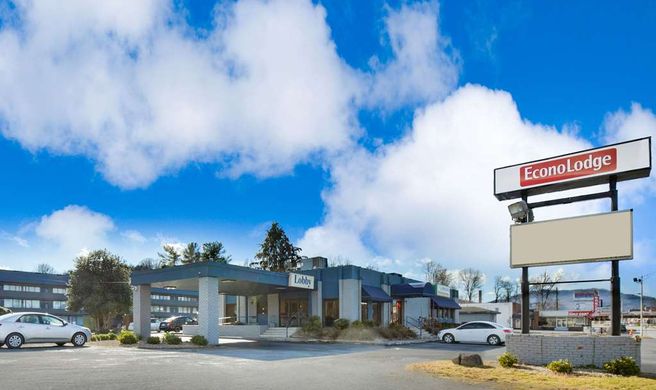 Econo Lodge Exterior