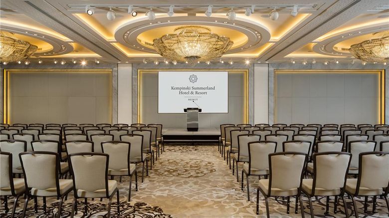 <b>Kempinski Summerland Hotel & Resort Ballroom</b>. Images powered by <a href="https://iceportal.shijigroup.com/" title="IcePortal" target="_blank">IcePortal</a>.