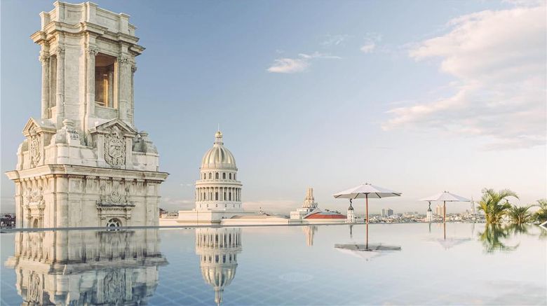 <b>Gran Hotel Manzana Kempinski La Habana Pool</b>. Images powered by <a href="https://iceportal.shijigroup.com/" title="IcePortal" target="_blank">IcePortal</a>.