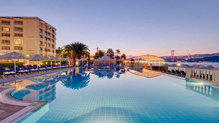 Ciragan Palace Kempinski Pool